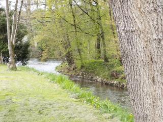 Joli hébergement de caractère en bord de rivière - 1