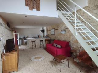 Joli hébergement de caractère en bord de rivière - 5