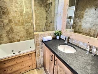 Résidence Aquila - Superbe appartement 3 pièces cabine pour 8 personnes situé à Val d’Isère, skis aux pieds et à 500m du centre du village, navette MAE-2544 - Val dʼIsère - 1