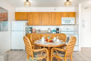 Charming 1BR: Waikiki Banyan, Ocean View + Parking - Honolulu - 6