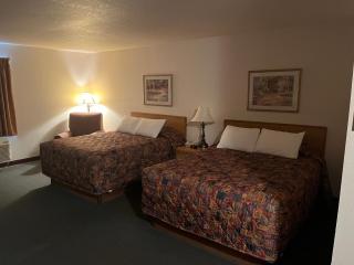Country Haven Inn - - 0