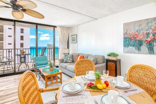 Charming 1BR: Waikiki Banyan, Ocean View + Parking - Honolulu - 3