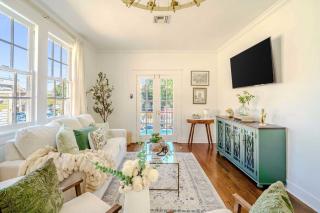 Serene 4 Bedroom Home near French Quarter with Wi-Fi and Parking - New Orleans - 1