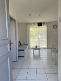 Villa Tia - Appartement 2 chambres - piscine - bord de lac - Saint-Saturnin-lès-Avignon - 8