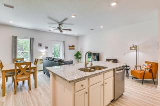 Santa Rosa Beach Townhome about 4 Mi to Beach! - Santa Rosa Beach - 4