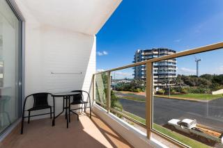 Ebbtide 10 - Forster - 1