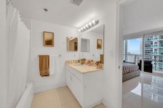 Luxury 1 Bedroom Apartment • Brickell • Unique Views - Miami - 6