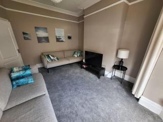 4 Bedroom house, 8 min to city! - Manchester - 1