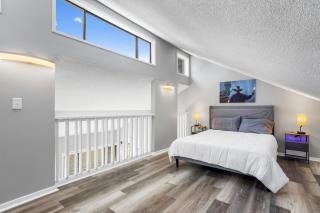 KING BED Well-Located Cozy Townhouse Retreat - Gulfport - 4