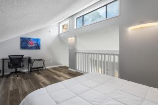 KING BED Well-Located Cozy Townhouse Retreat - Gulfport - 2