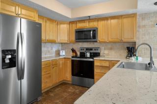 Direct Beachfront Corner Unit - Beach Place #206 - 4