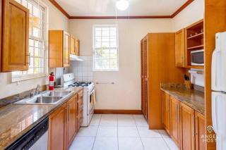 2-Story Townhome with Private Pool, Ideal for Group! - Christ Church - 2