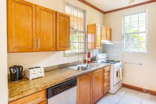2-Story Townhome with Private Pool, Ideal for Group! - Christ Church - 1