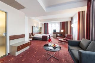 Premier Inn Köln City Mediapark - Cologne - 5