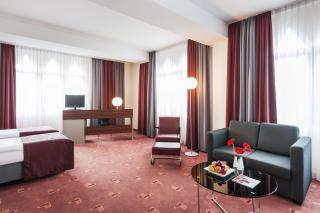 Premier Inn Köln City Mediapark - Cologne - 4