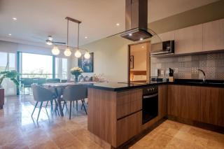 New Condo Roof Pool with Gym and WiFi near 5th half Blk Kids Ok - 6