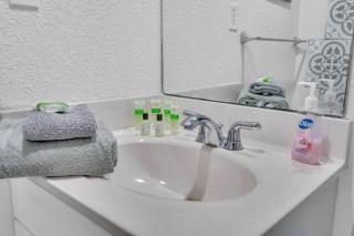 Spacious 1 BDR 1.5 BTH • Hallandale Beach - Hollywood - 7