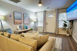 Bungalow Bliss ※ Beach Cottage Blocks From Ocean - Myrtle Beach - 4