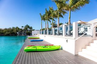Luxurious Waterfront Sunset Bay Villa - Long Bay Hills - 1