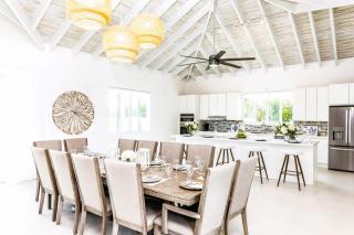 Luxurious Waterfront Sunset Bay Villa - Long Bay Hills - 3