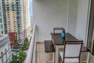 Beautiful 1 BED 1 BTH • Brickell - 2