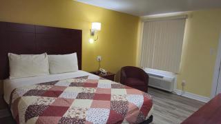 Deep River Motel - 4