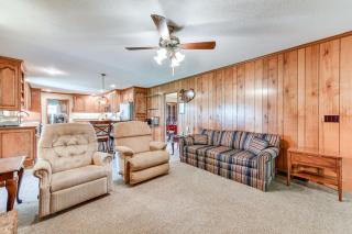 Spacious Mount Pleasant Home with Grill and Yard! - - 7