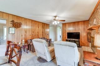 Spacious Mount Pleasant Home with Grill and Yard! - - 6