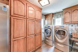 Spacious Mount Pleasant Home with Grill and Yard! - - 2