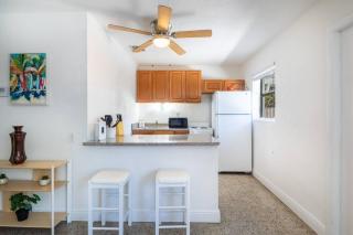 Charming 2 bed 1 bath Gem 10 min to Beach! - Fort Lauderdale - 9