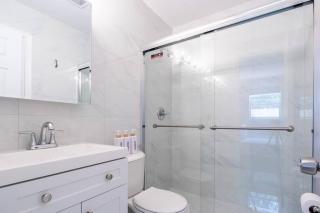 Charming 2 bed 1 bath Gem 10 min to Beach! - Fort Lauderdale - 8