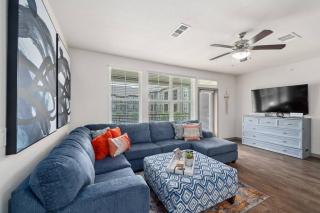 Serene Pool view and Comfort 1.5 mi to NRG stadium - Houston - 1