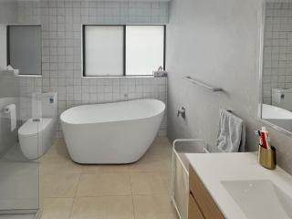 Coastal Comfort - Lake Cathie - 3