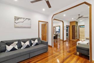 Charming Traditional Queenslander - Close To City - Westcourt - 5