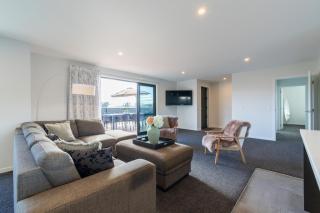 Oraka Scenery - Te Anau Holiday Home - 6