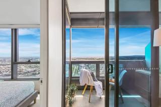 A Stylish & Modern 2BR Apartment Fantastic Views - 7