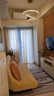 One bedroom with Balcony-M&M City Comfort - Manila - 7