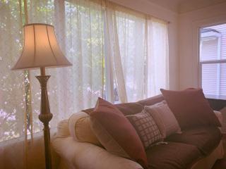 Eastlake Escape - Seattle - 8