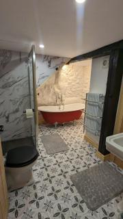 Grade II Lodge House 2 Bedroom - 3