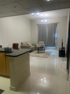 McCoy Elite One Bedroom Apartment - Dubai - 4