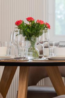 Beautiful Apartment with Balcony and Parking by Noclegi Renters - 1