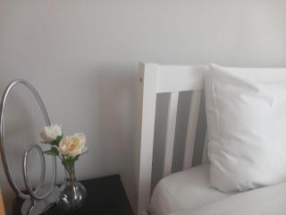 Peaceful Home in Surbiton, Surrey, UK near Chessington World of Adventure & Wimbledon with free parkings - Surbiton - 5