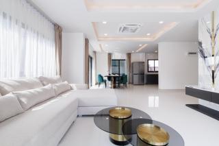 4 bedrooms, 4 bathrooms, villa with swimming pool, free Wi-Fi, party available - - 4