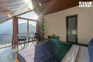 StayVista at Orion Villa with Jacuzzi, Mountain View - 4