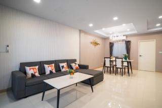 3-bedroom, 3-bathroom townhouse, community with swimming pool, gym, walking street for 20 minutes by car - - 4