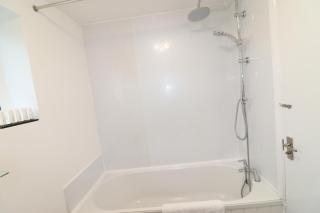 Central Modern House, Greenhithe - 5