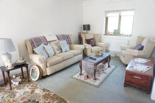Holywell Lodge - - 4
