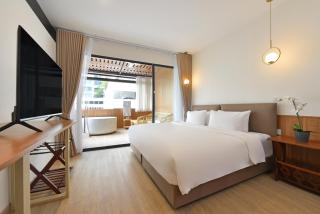 Ratchathewi Hyde Away - 1