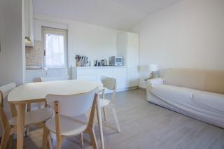 GuestHost - Lovely Sea View Apartment with Parking and Pool! - 6