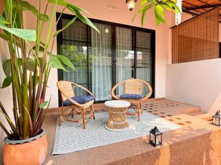 Ravisada Baan Wua Lai near Saturday night market - 9